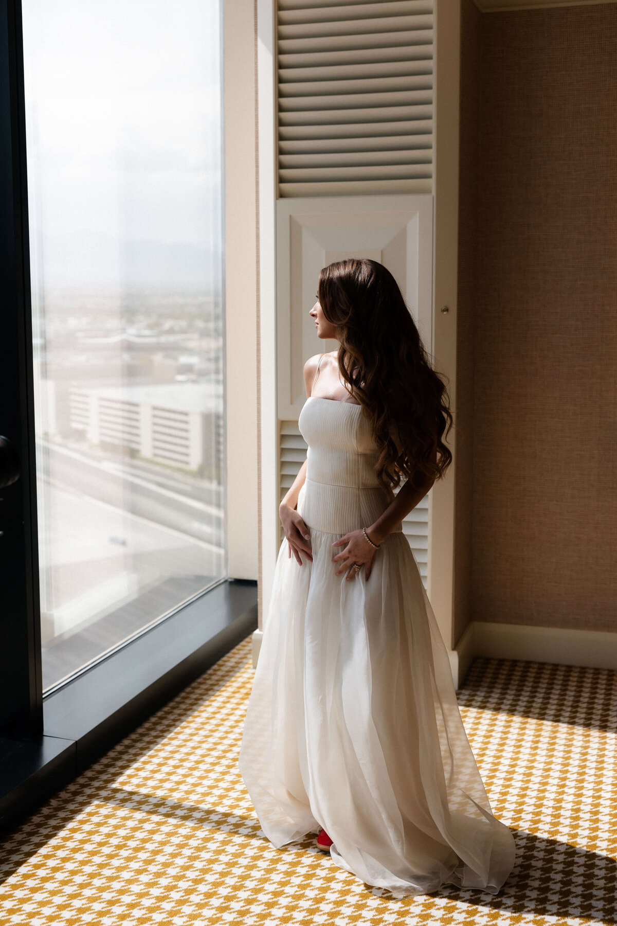 23_riskyexposure_shoshana-kyle_las-vegas-elopement-photography