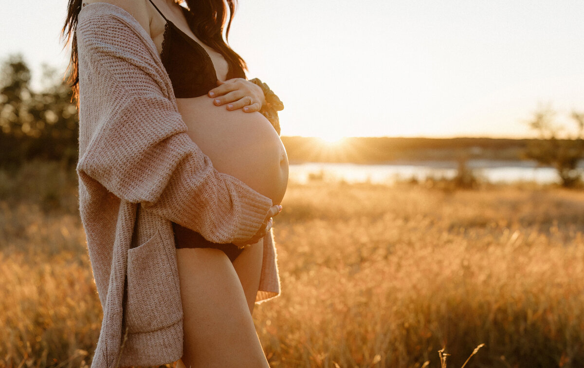 Austin-Lifestyle-Photographer-SweetMaternityStory-53