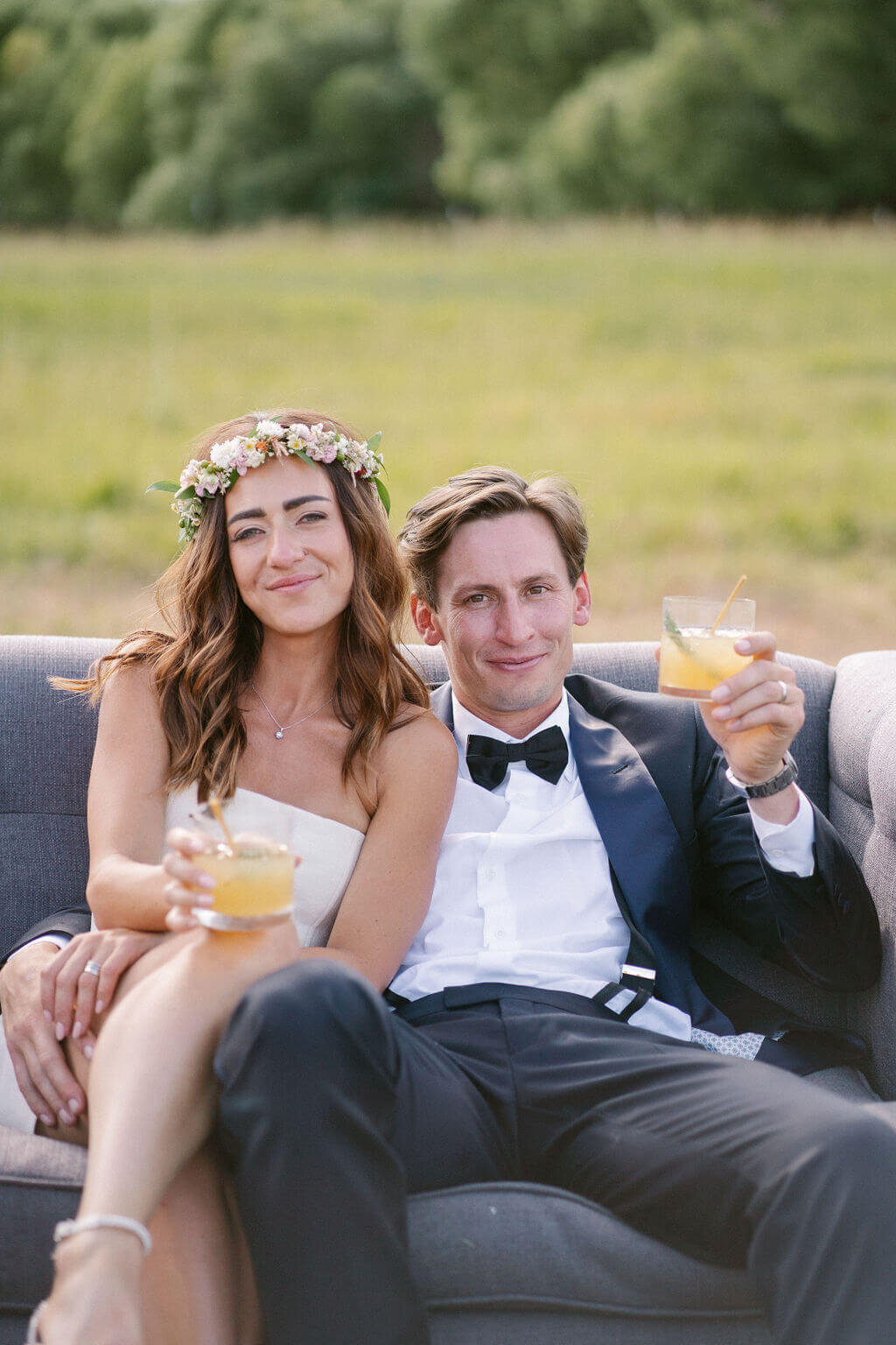 reception seating couch snake river ranch jackson hole wedding florist