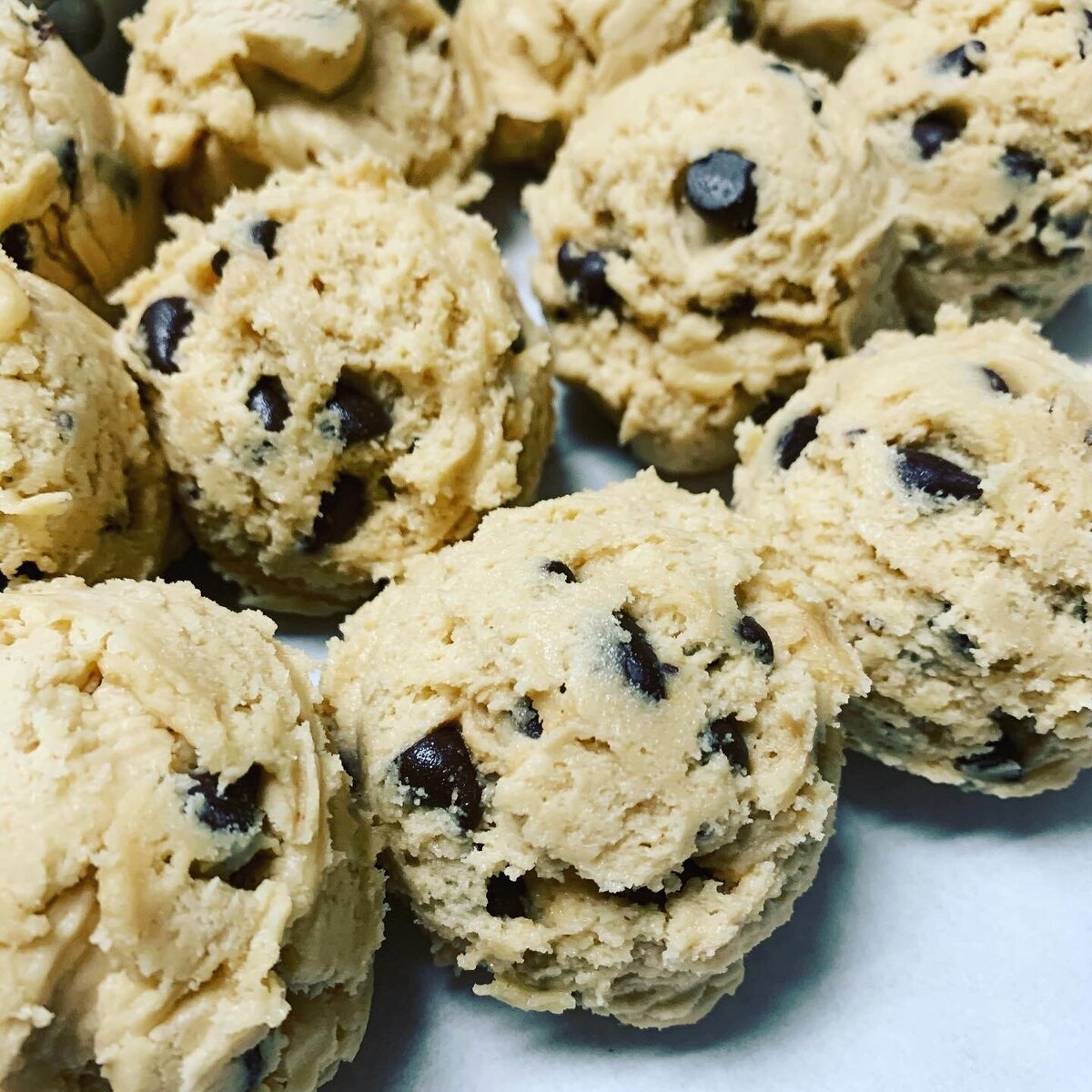 chocolate-chip-cookie-dough-tray-regina-sk