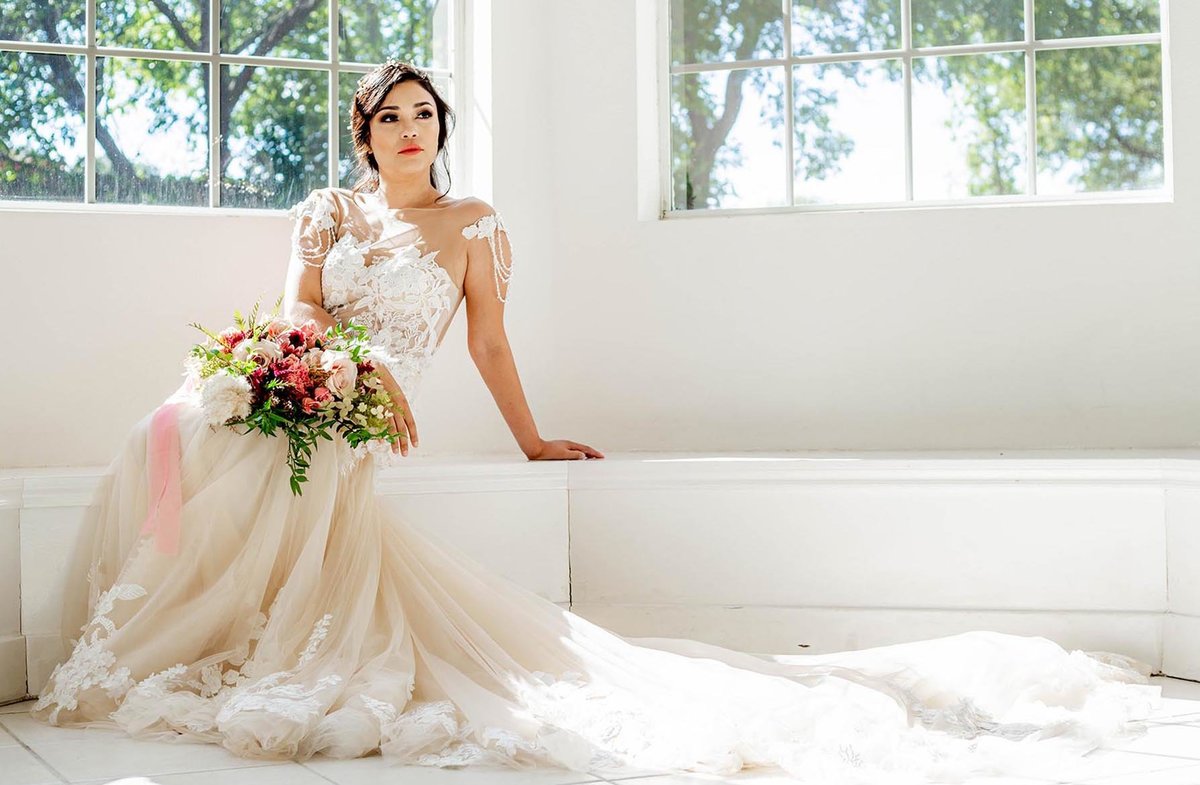 Beautiful soft & feminine styled bridal shoot at Green Oaks