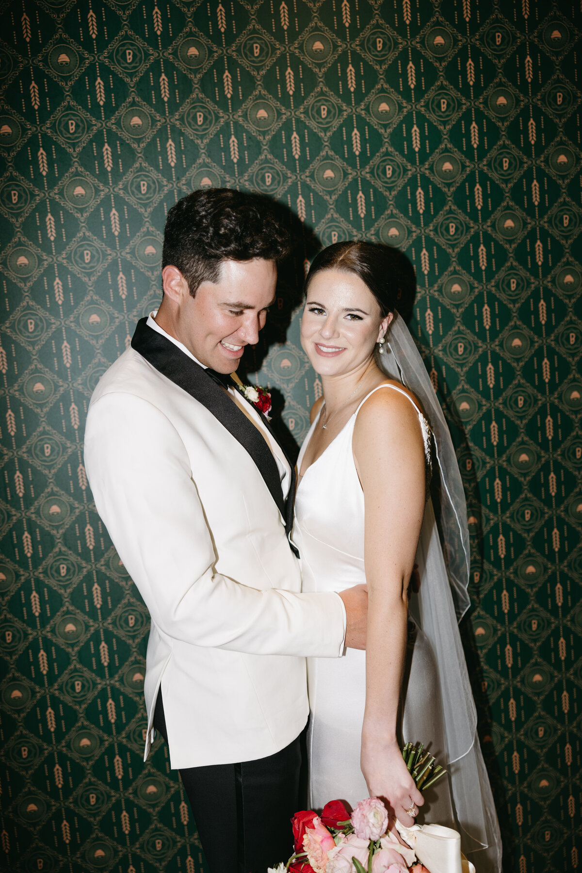 bride groom wedding photos Bentonville Arkansas_BrideandGroom-120