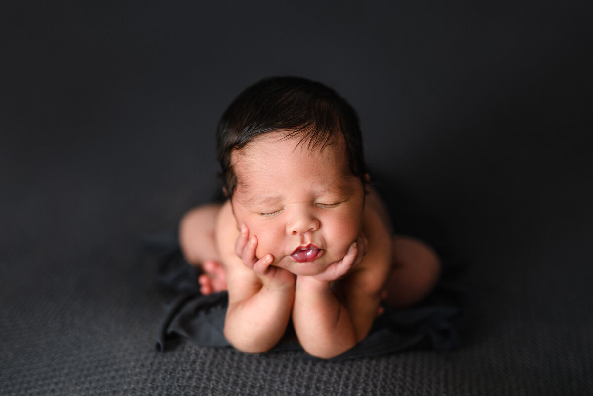 Baby froggy pose safe newborn posing by Allyne Armitage