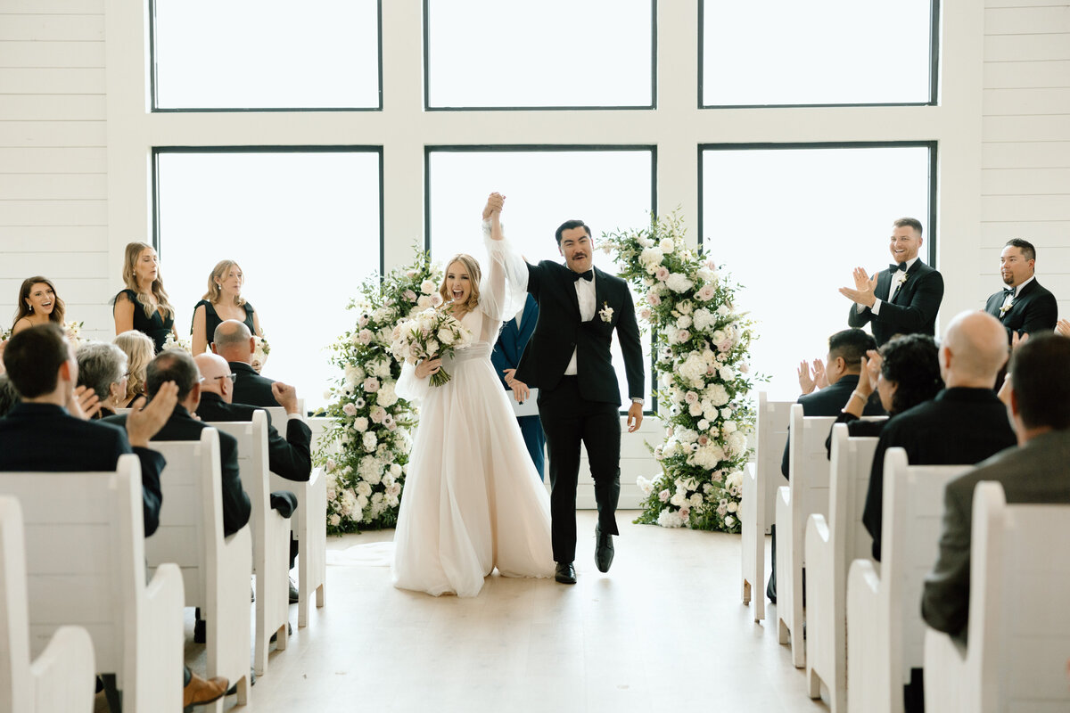 the-gardenia-wedding-ceremony-the-lilee-cottage14