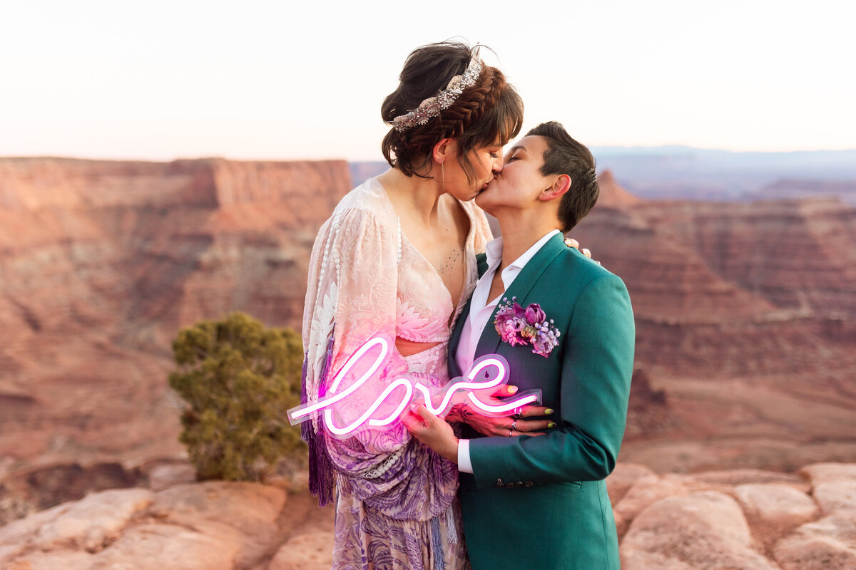 Marlboropoint_Elopement_Moab_Josie_Jackie-124