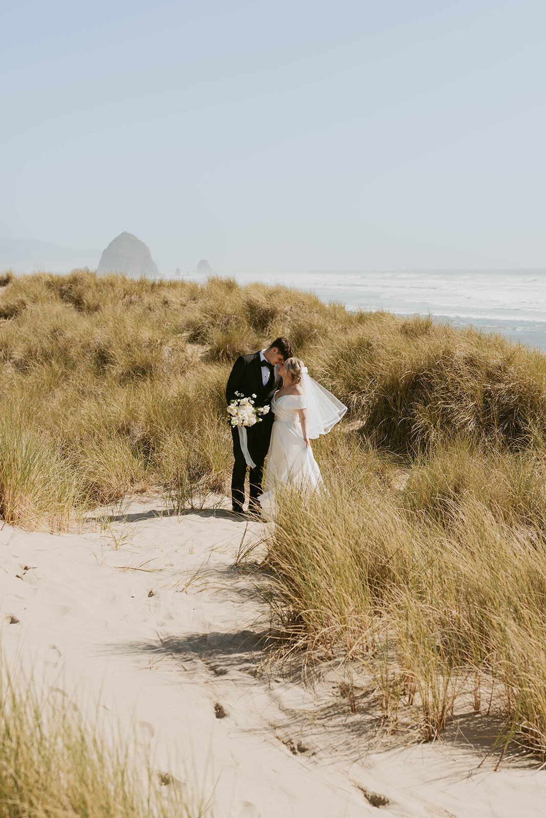Emily-Noelle-Photo-Wedding-Photos-Cannon-Beach-Oregon-09610_websize