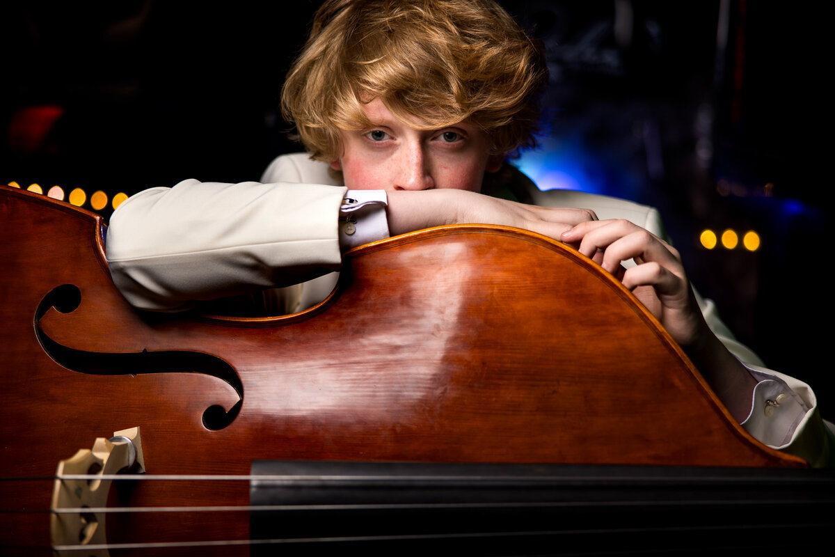portrait-senior-highschool-music-bass-instrument-spokane