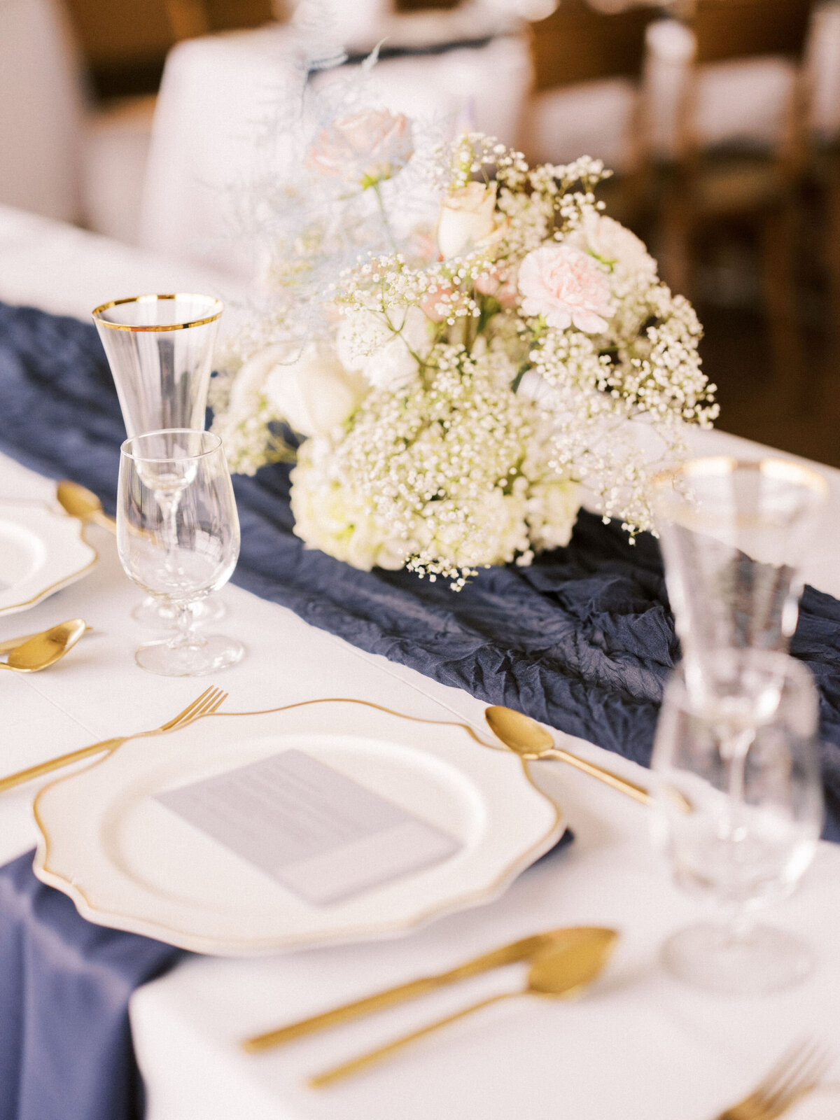 navy-blue-gold-wedding-reception-table-settings