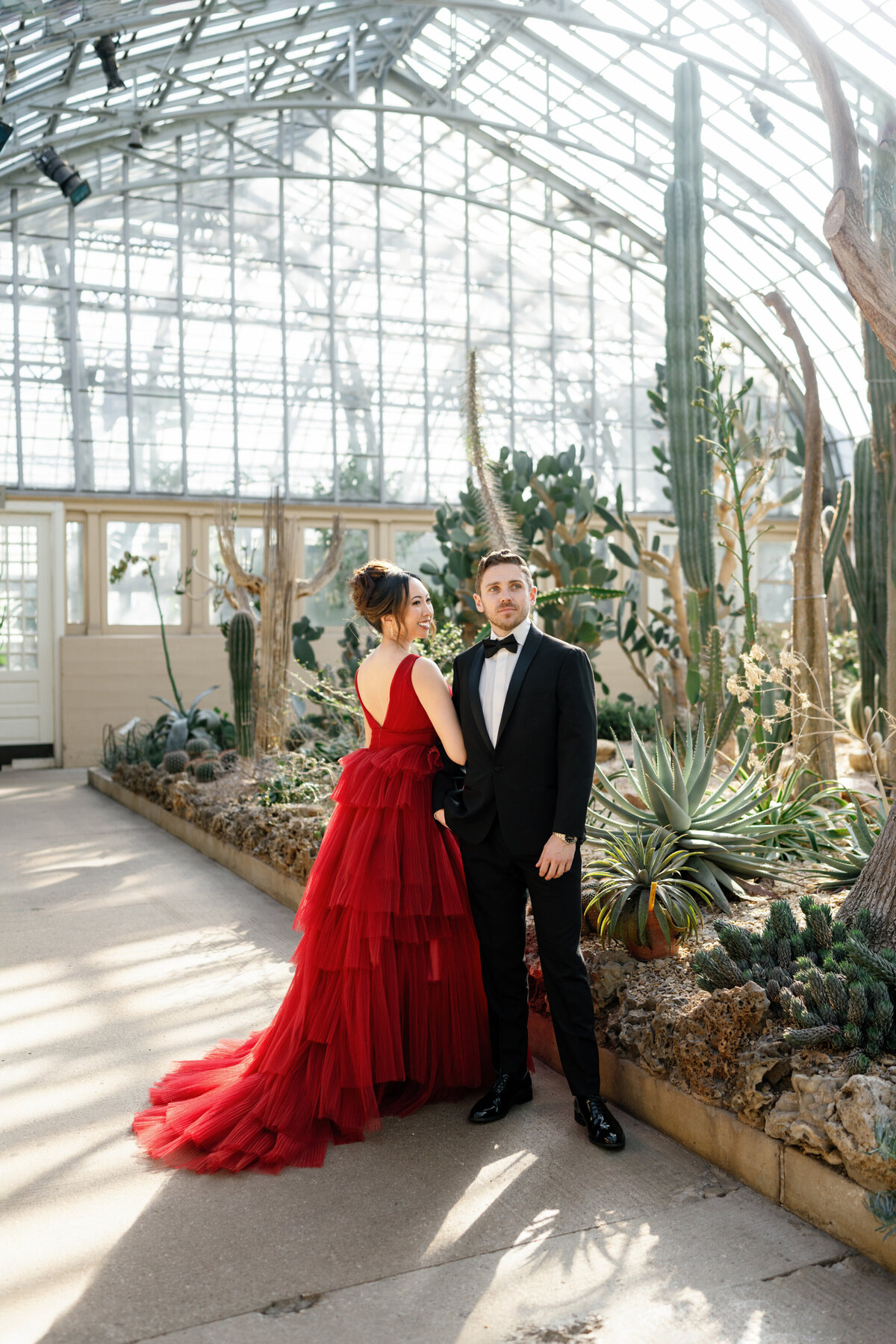 Aspen-Avenue-Chicago-Wedding-Photographer-Grace-and-Ivory-PressRoom-bryjeanartistry-Editorial-tamara-holden-Garfield-Park-Conservatory-ECBG-Cake-FAV-23