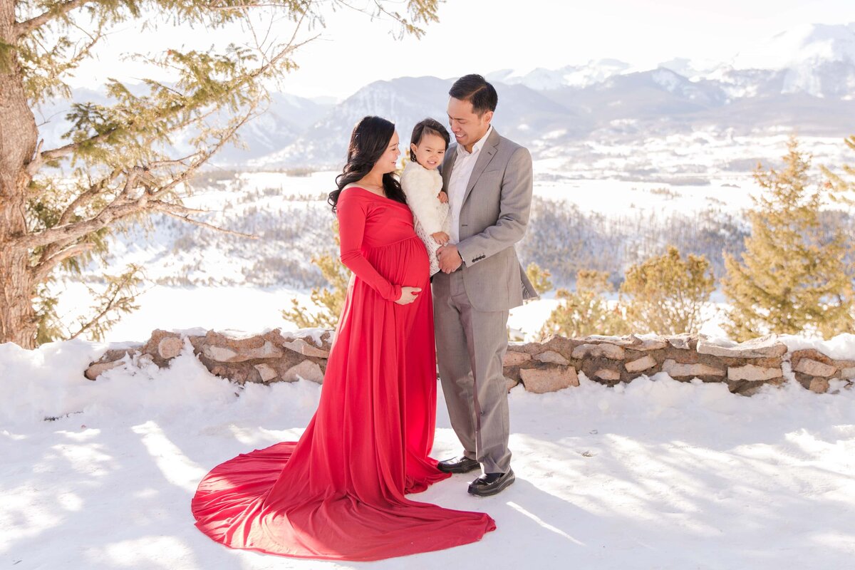 Family Maternity session in winter at Estes Park, CO