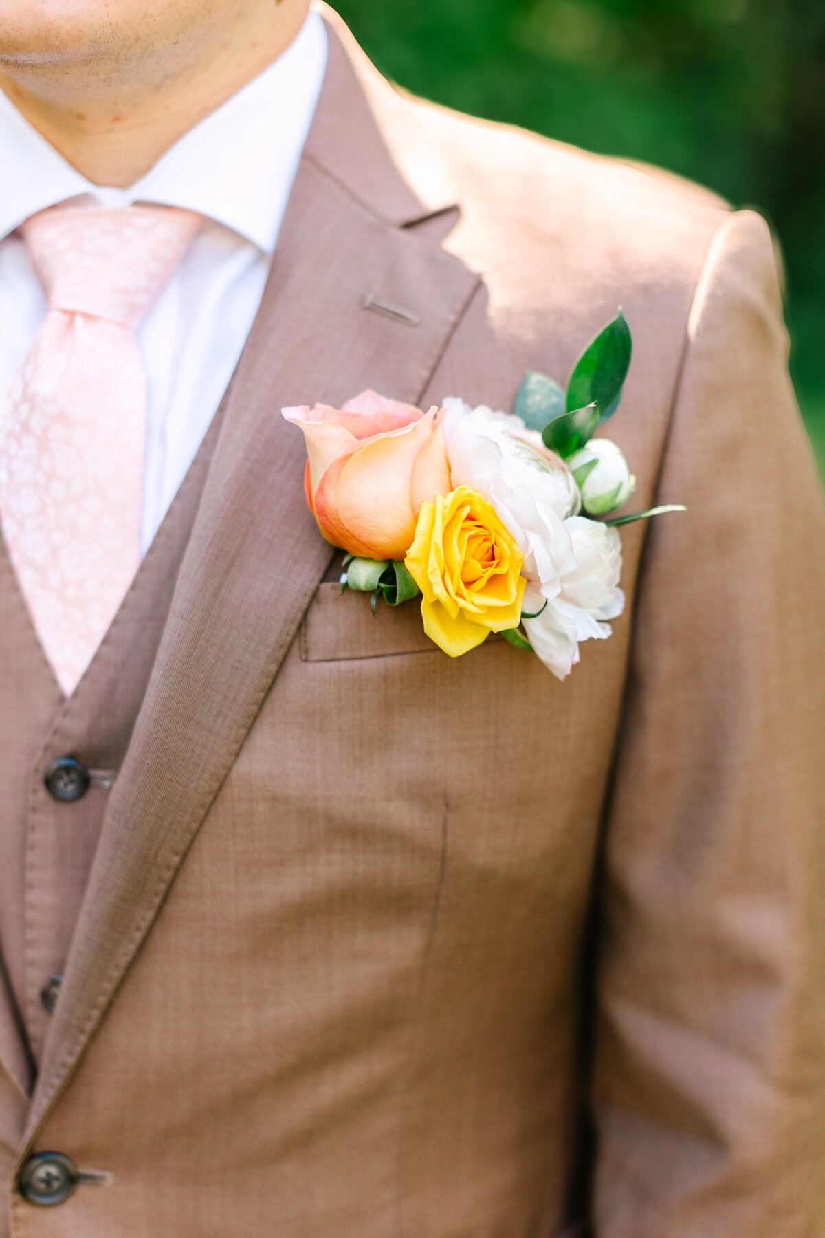 Vibrant_Palm_Springs_Inspired_Red_Barn_at_Outlook_Farm_Summer_Photography_Maine_Wedding_Photographer_0024
