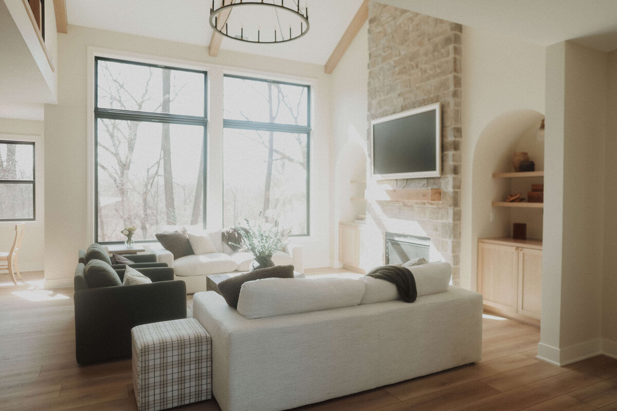 9632-Livingroom-Polk-City-Central-Iowa-Custom-Home-JRL-Builders-3F1A7898