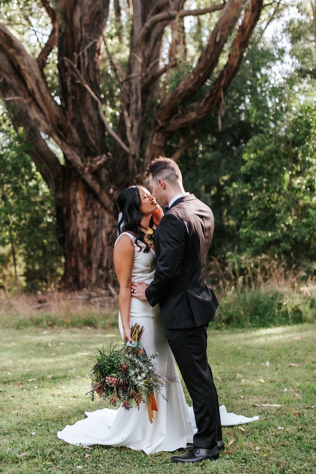 Elope-styled-micro-wedding-elopement-the-log-cabin-ranch35