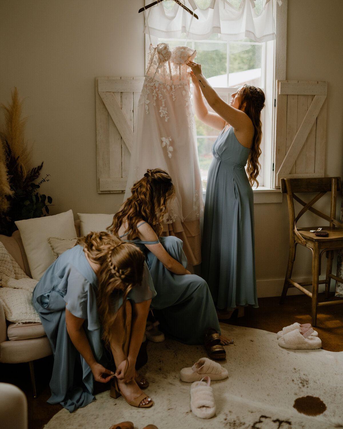 Authentic wedding and elopement moments captured in Washington by Blair Voss, a passionate photographer dedicated to storytelling imagery.