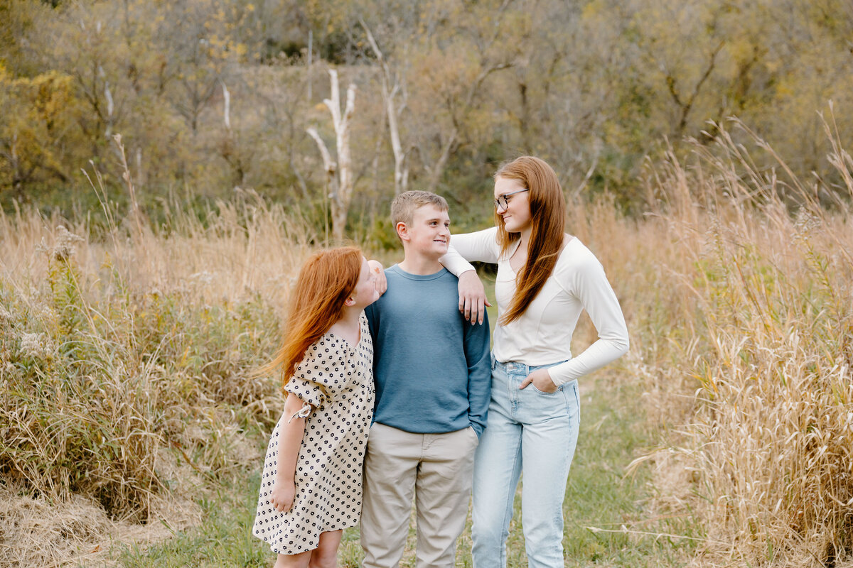 christina_ney_photography_wedding_engagement_lifestyle_photographer_dubuque_iowa_wedding_planning_assistance_adventurous_bold_laidback Family Photography14