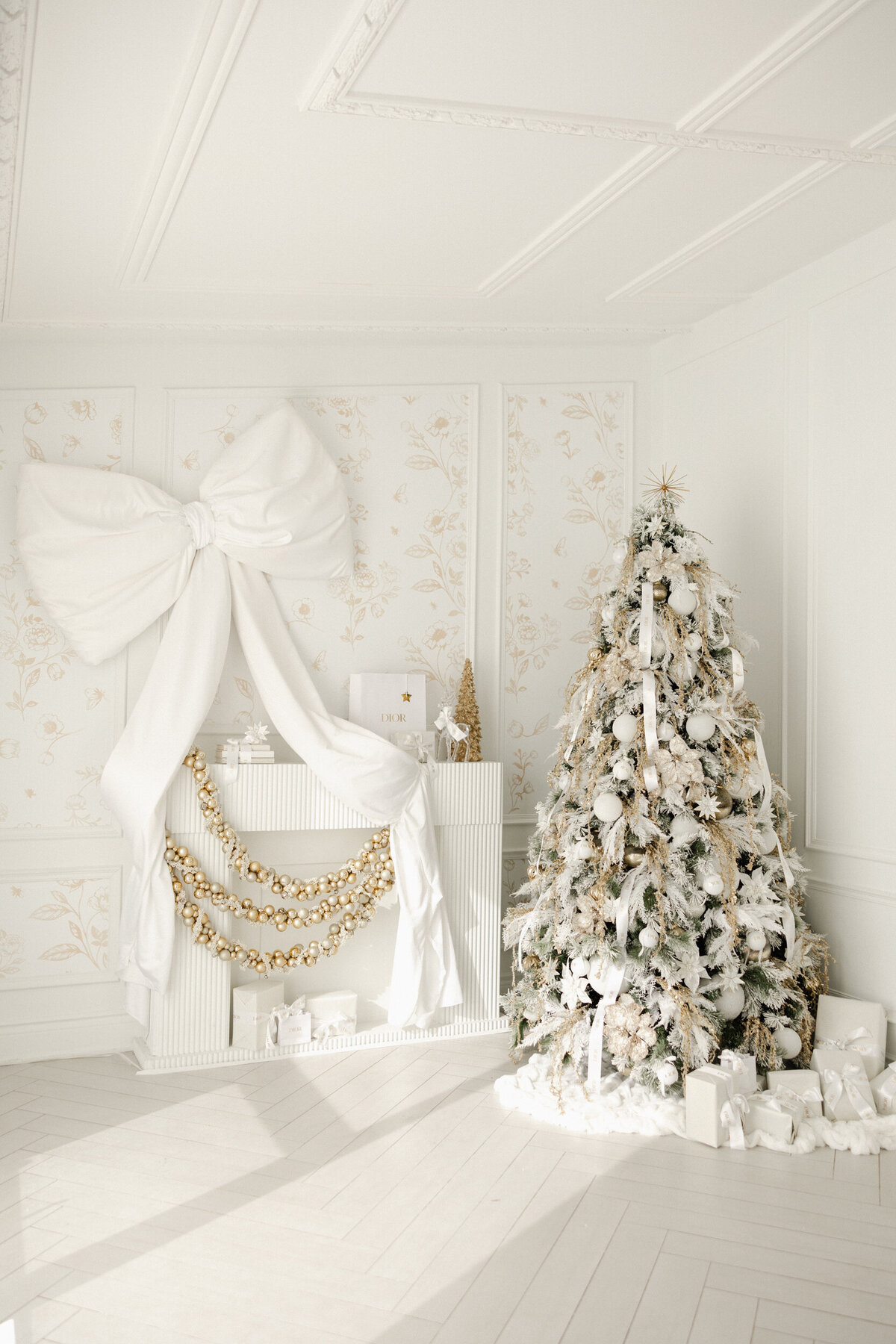 Mint Room White Loft - Dec 7