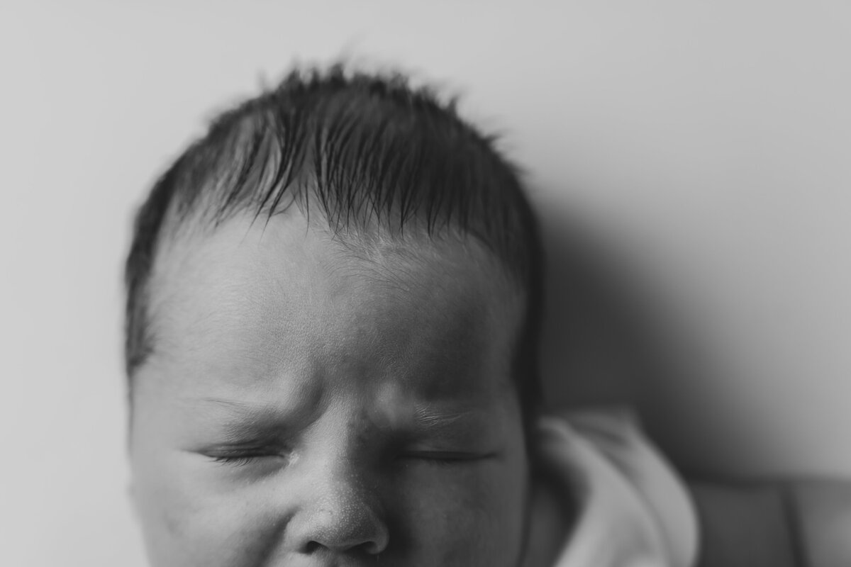 baby head in black and white