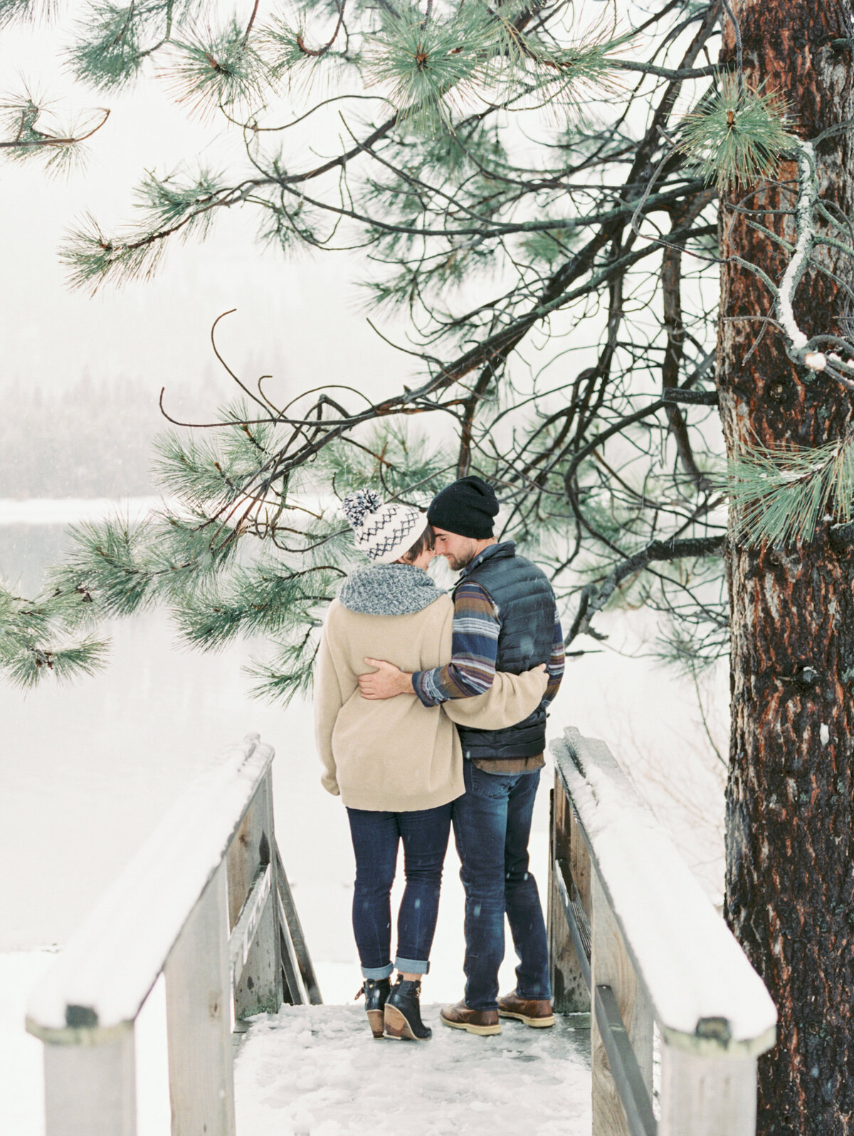 Lake-Tahoe-Winter-wedding-engagement-photo004