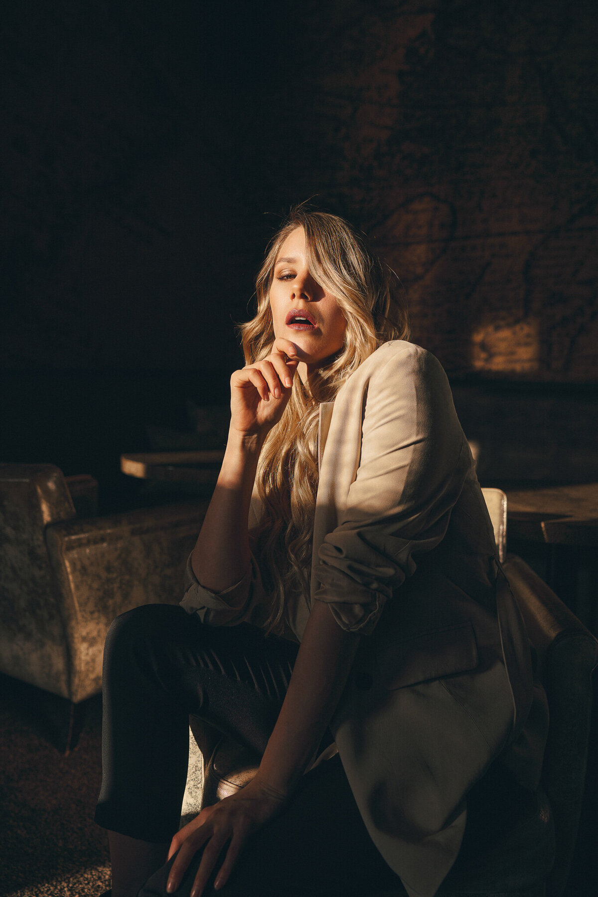 Sarah Schöb_Makeup_Artist_Schweiz_Styling_Ostschweiz_Hochzeitsmakeup_Hochzeitsfrisur_Mobile_Visagistin_modernes_Styling55_2048px