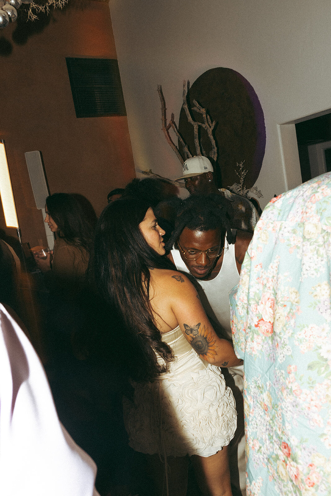Faye-Fern-Creative-GoldenVibesPhoto-Sacred-Sands-Joshua-Tree-Wedding-Richie-James-Clara-Critchfield-Dance-Party-52