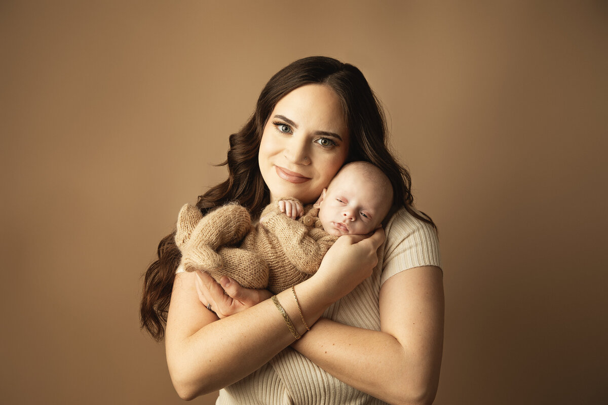 Leander's top-rated newborn photographer delivering stunning, artistic baby portraits. Book your session today!