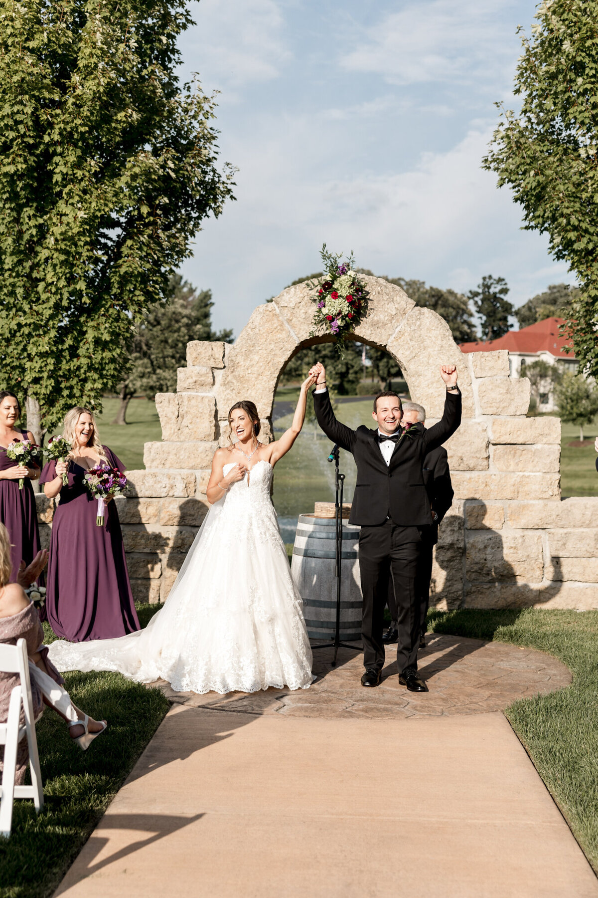 Summer-Wedding-DC-Estate-Winery-Beloit-Illinois-Meg-Dunn-Photography-59
