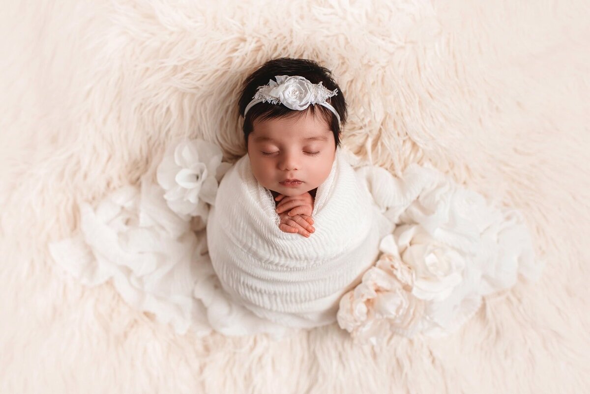 mobile-in-home-newborn-photography-vancouver-fraser-valley_baby-girl-white-wrapped-pose