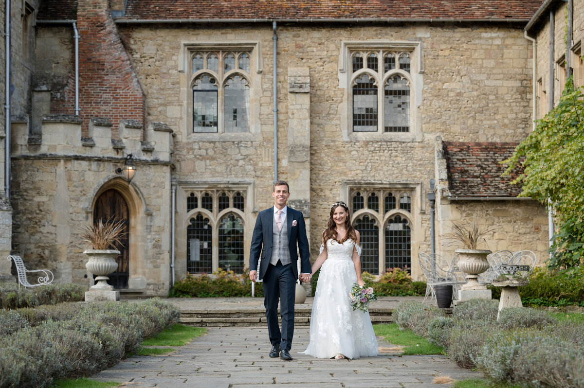 Notley-Abbey-wedding-photography-1031
