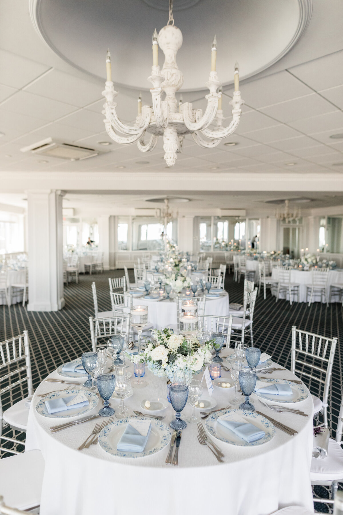 blue-and-white-larchmont-shore-club-wedding-ny-enza-events