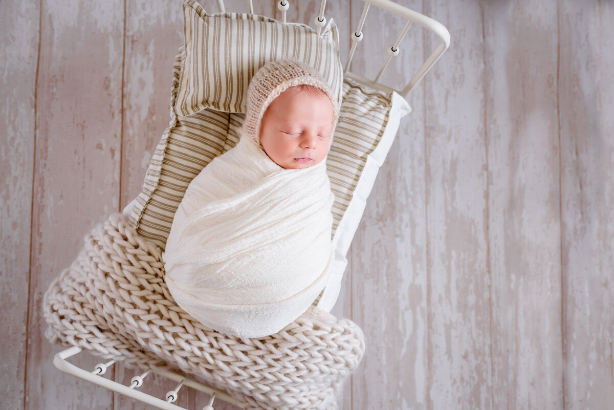 denver-new-baby-in-home-session-posed-wrapped