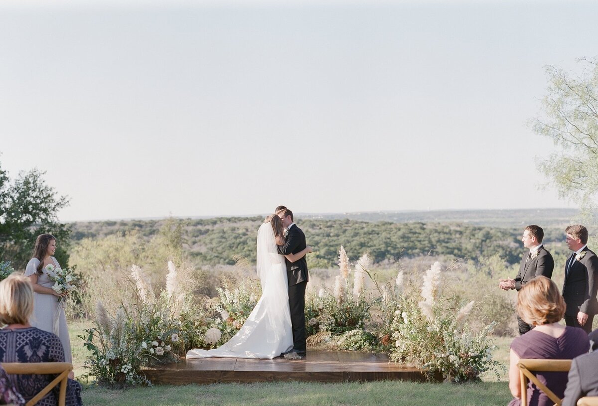 kendall-stephen-bw-theory-hill-country-wedding48_1