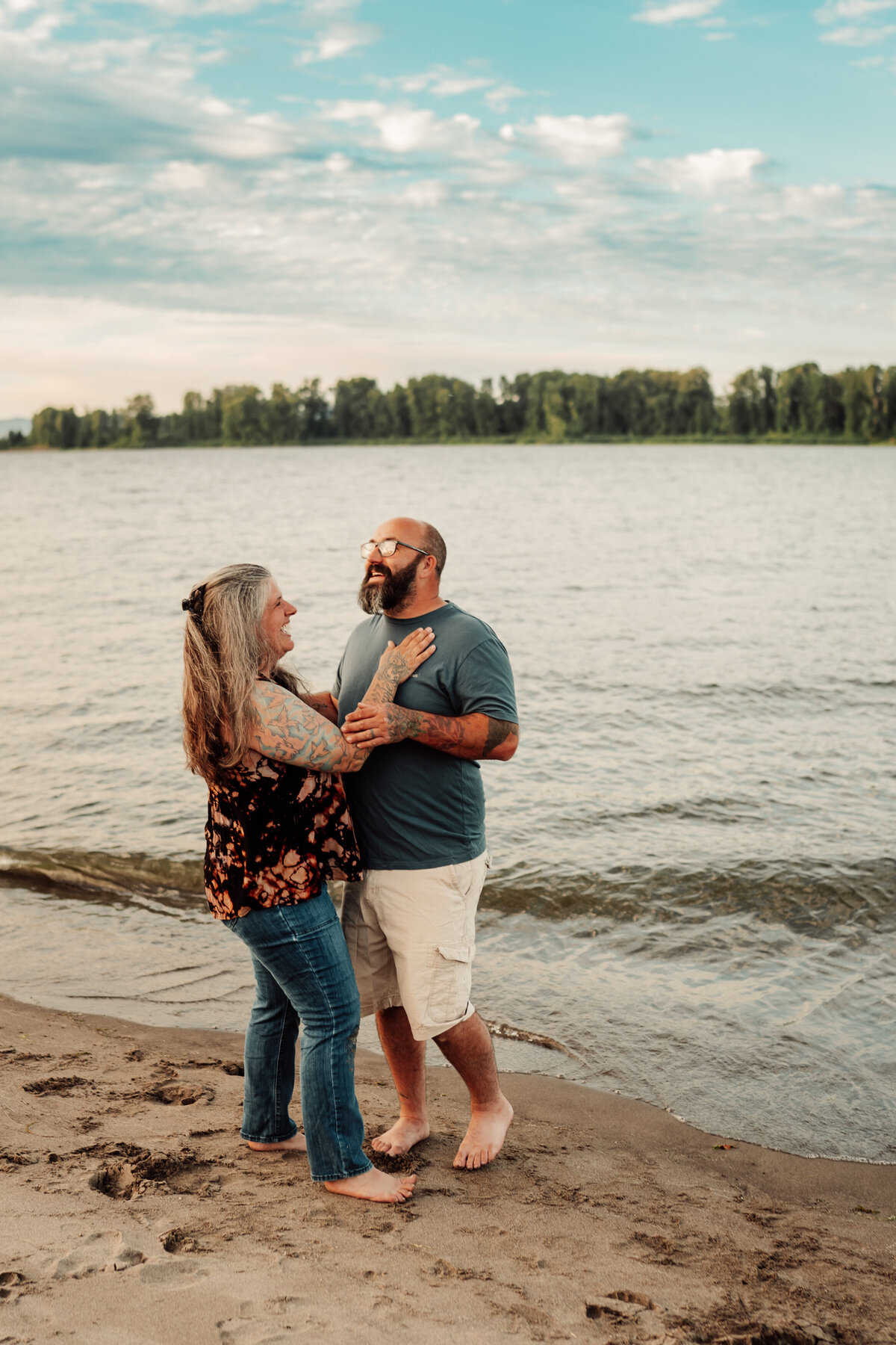 Portland-Couples-Photographer-Sauvie-Island-Beach-120