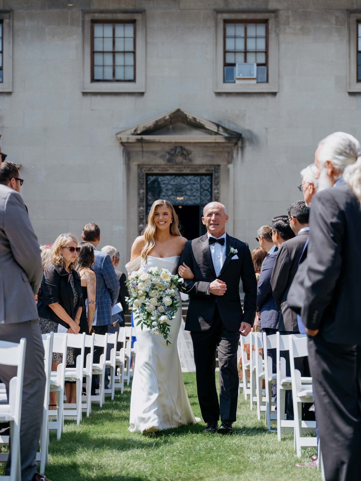 Outdoor ceremony at Hanna Garden at the Cleveland History Center