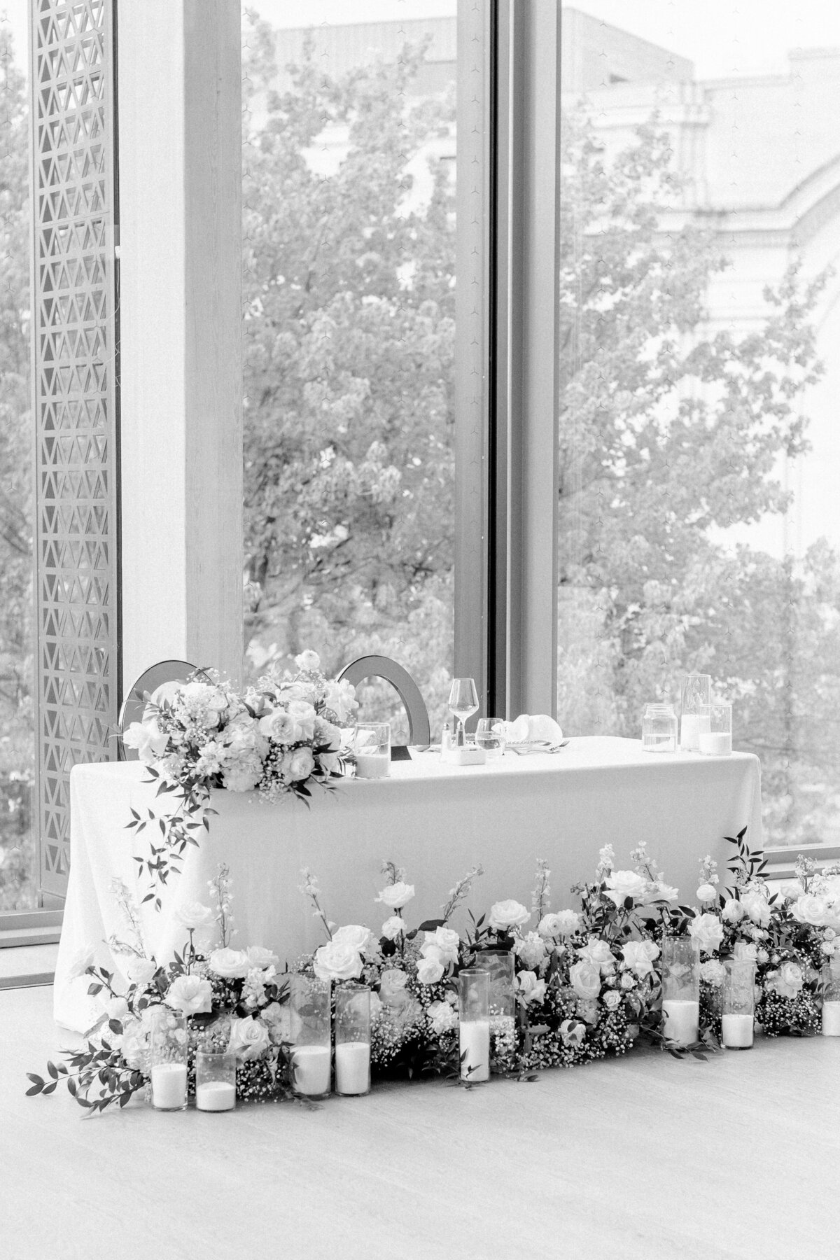 0911 Pascale and Nicolas NAC OBorn Room Wedding Downtown_Ottawa_Photography by Emma