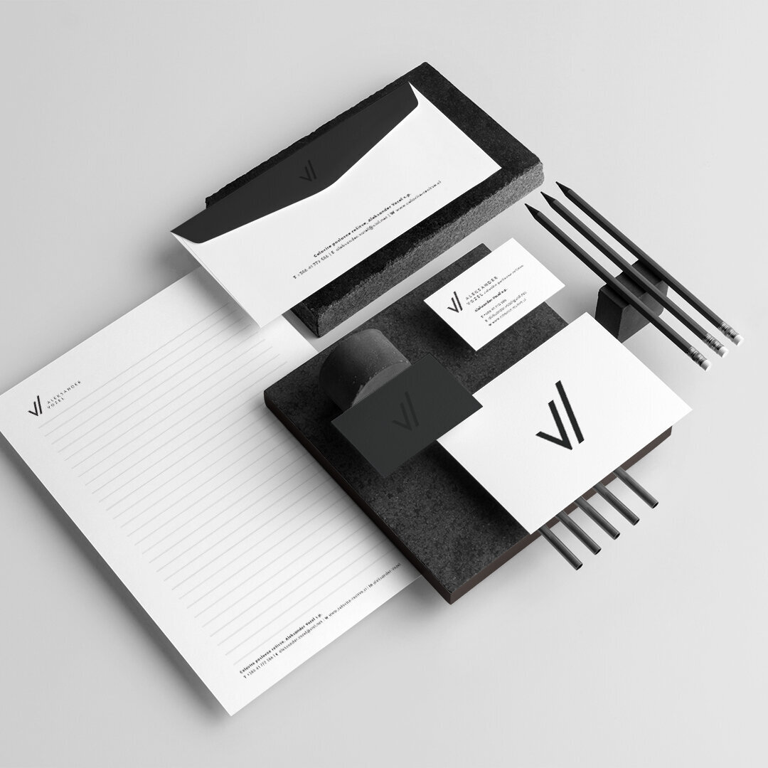 Aleksander-Vozel-16-Corporate-Identity-Financial-Coach-Be-spotted-brand-studio