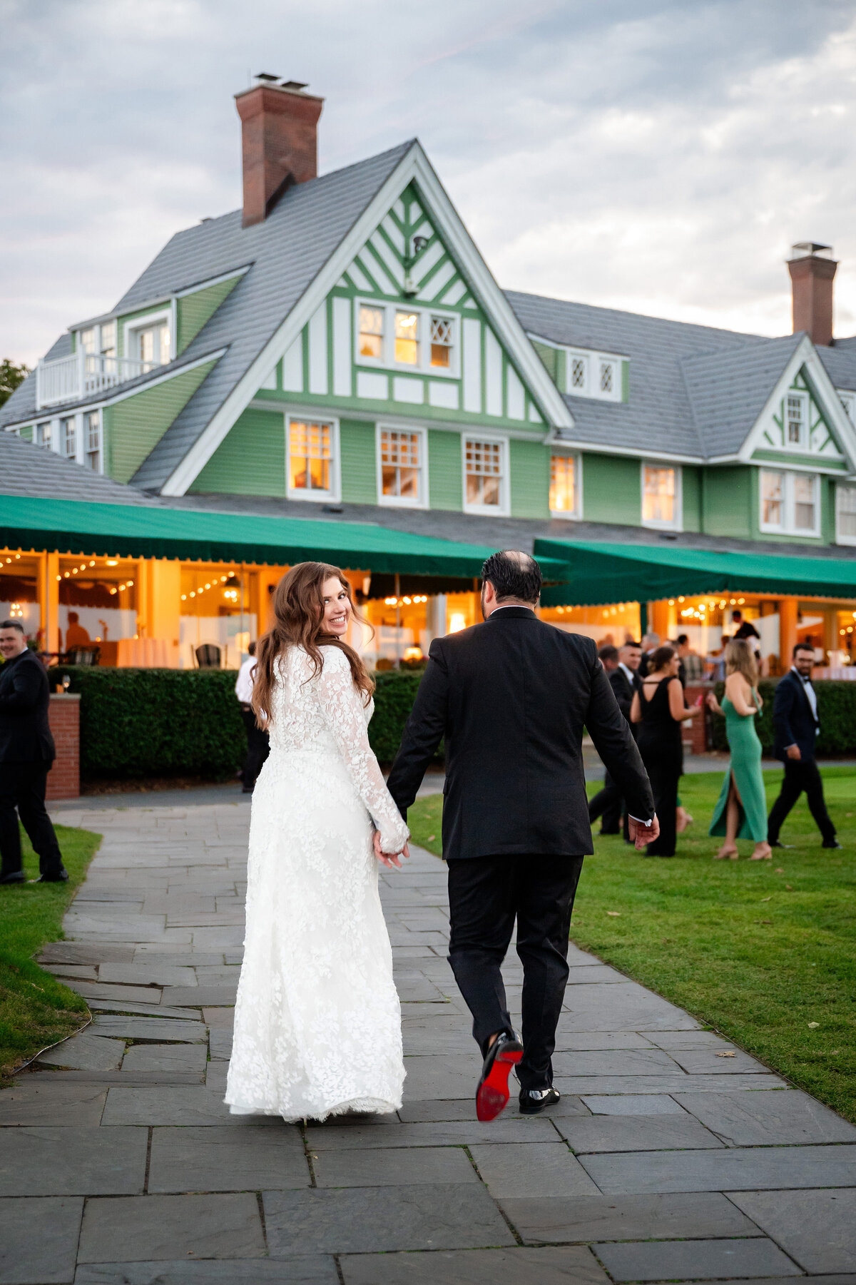 candid wedding photo at oakmont country club wedding