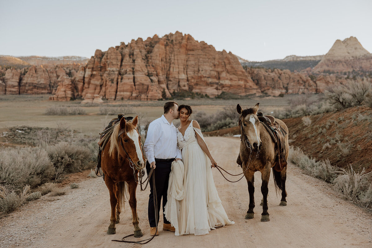 zion-horseback-elopement-21