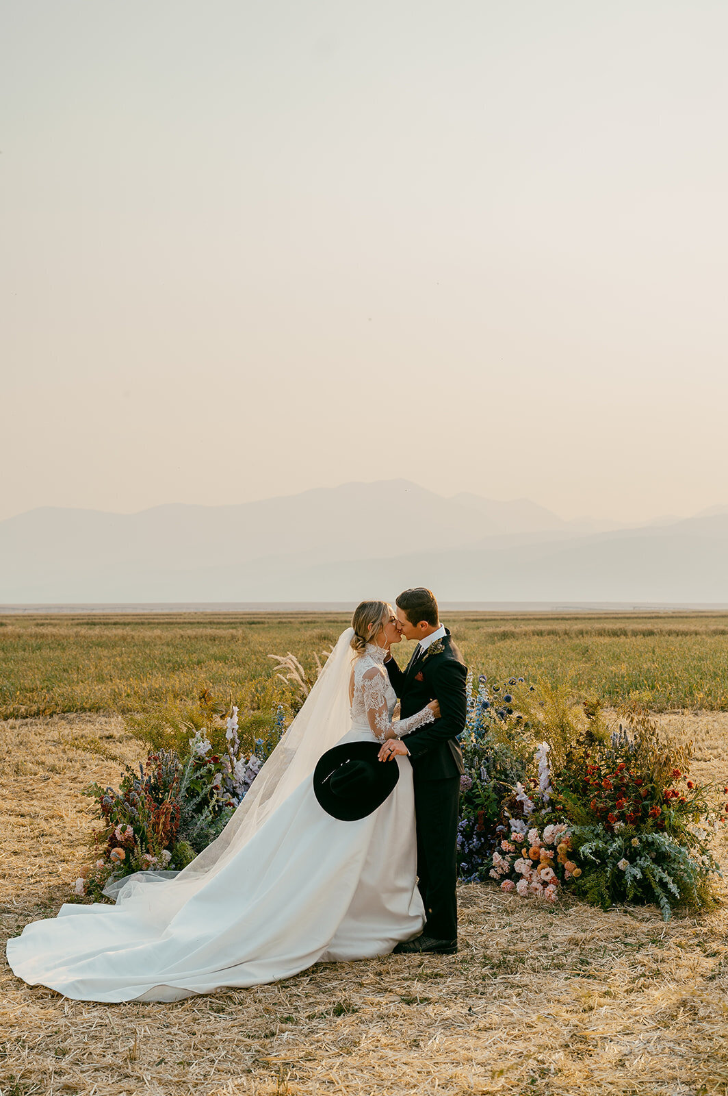 presley-gray-photo-rustic-western-montana-wedding-5186