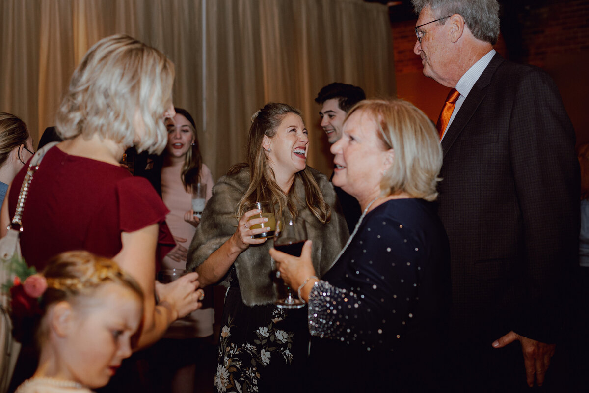 CHICAGO-WEDDING-PHOTOGRAPHER-MEGAN-SAUL-COCKTAIL (36 of 66)