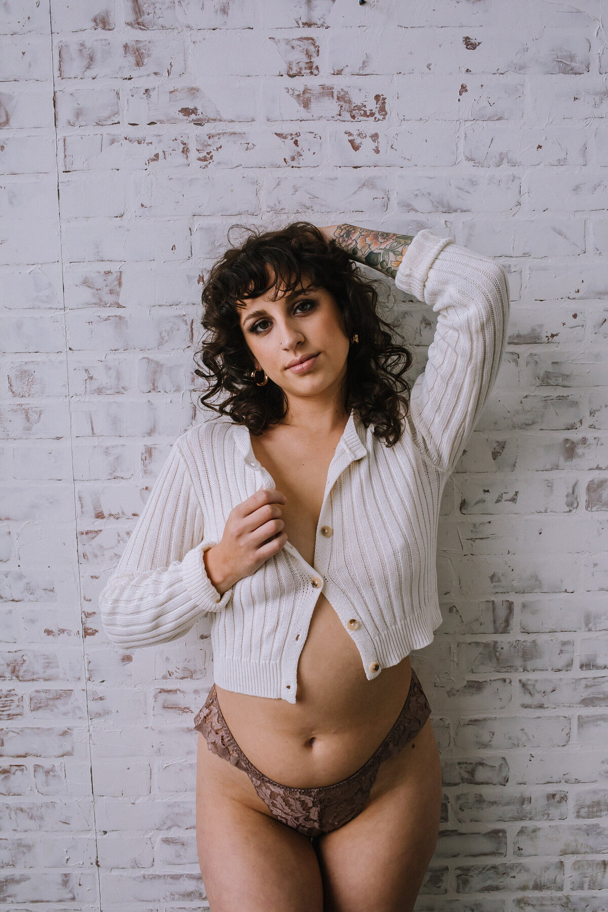 Female figure in boudoir photo in Pittsburgh. 