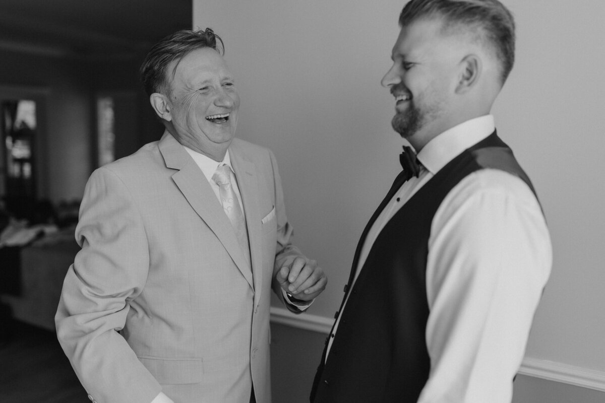 black-and-white-wedding-vancouver-UBC-boathouse-wedding-vancouver-1