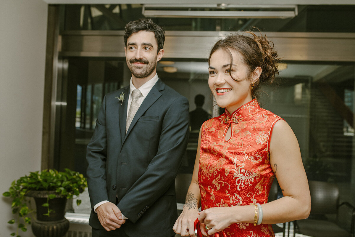 toronto-city-elopement-city-hall-ttc-subway-sugar-beach-fun-romantic-sumer-wedding-2706