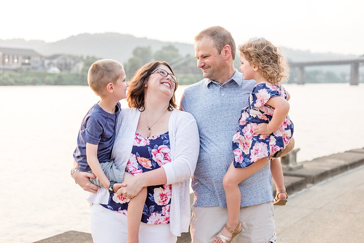 Wheeling-WV-Family-Photographer_0010