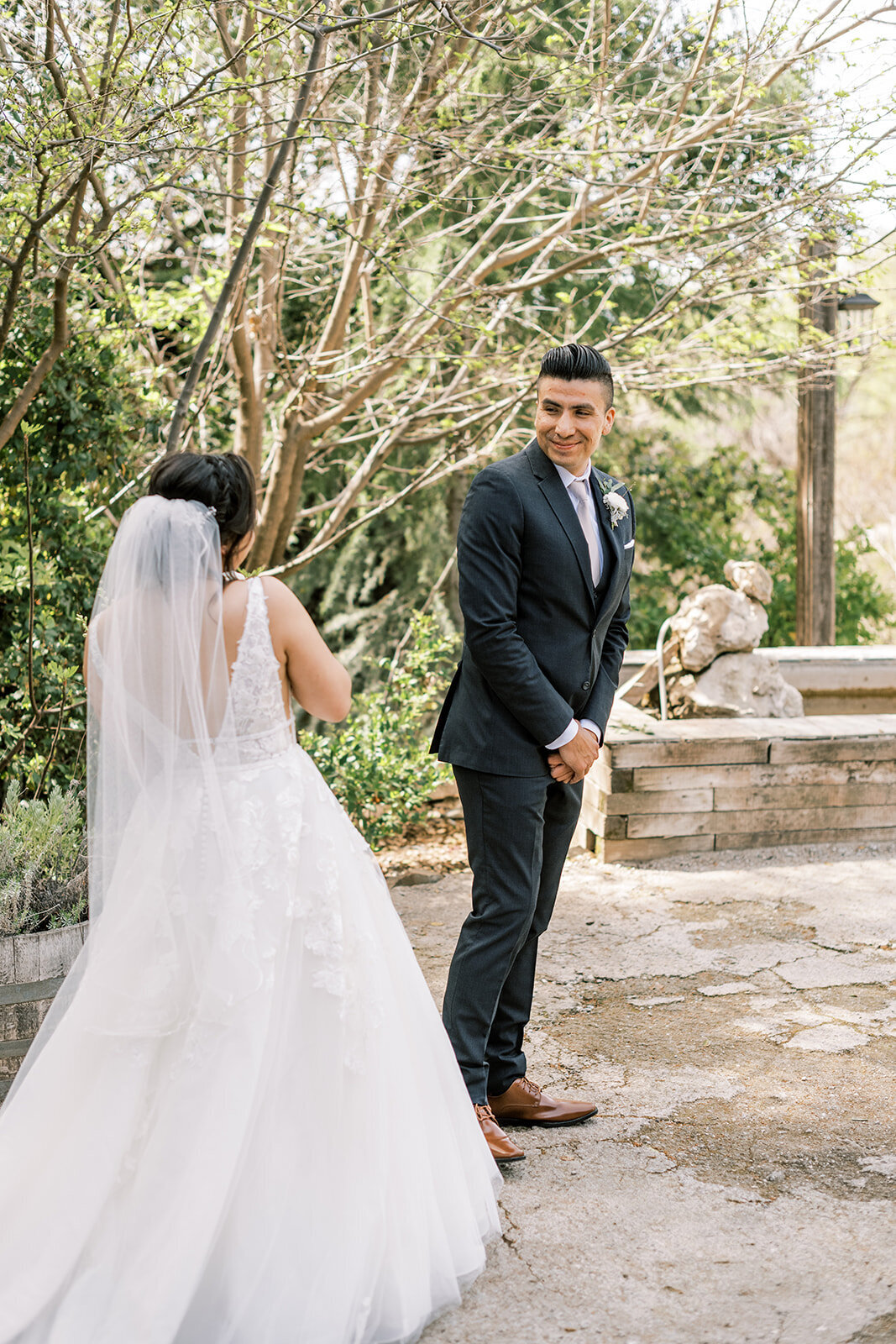 first look Union Hill In Sonora CA wedding