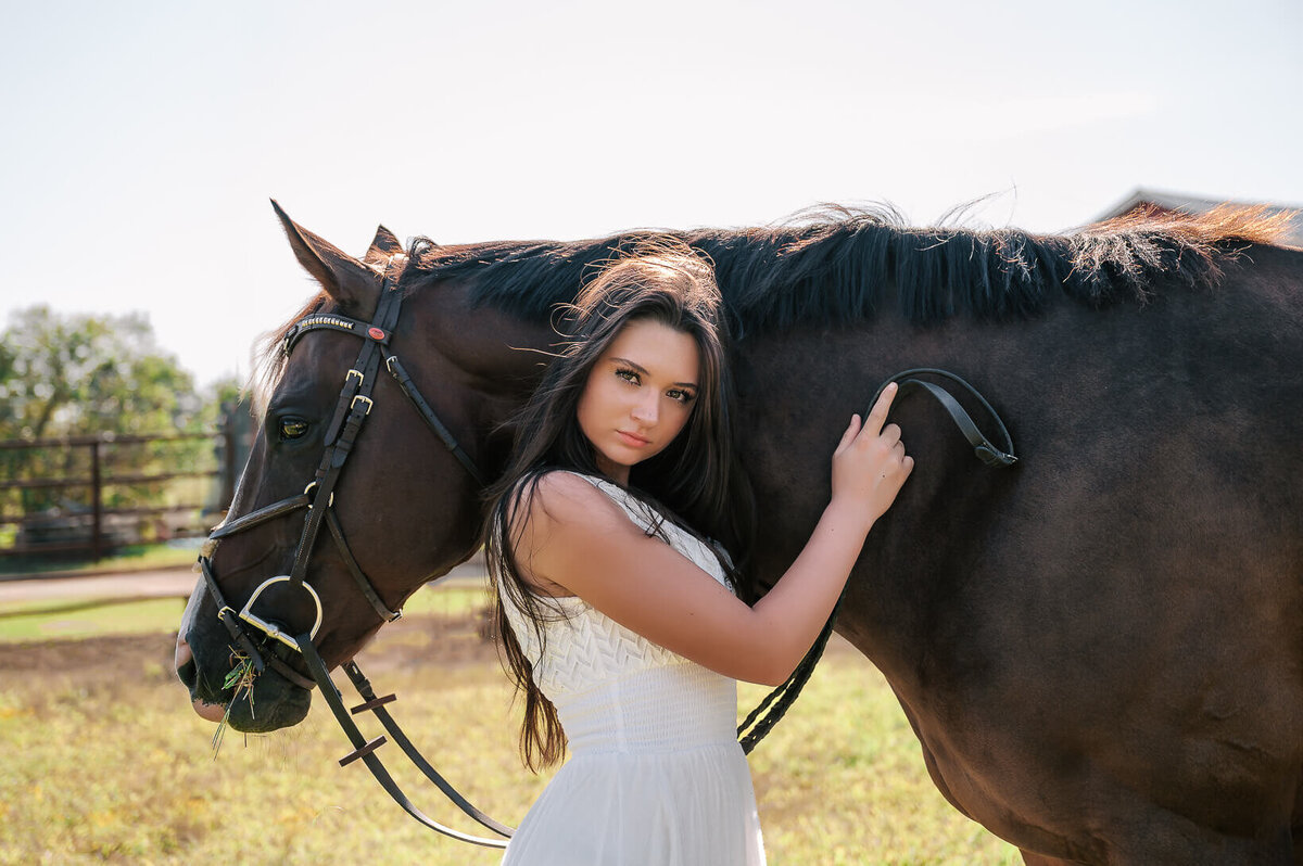 senior-session-with-horse-11