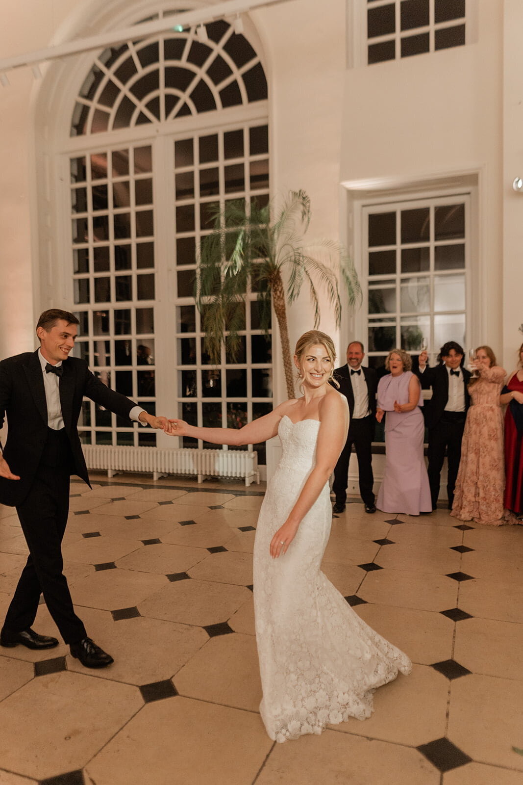 first-dance-at-kew-orangery-min