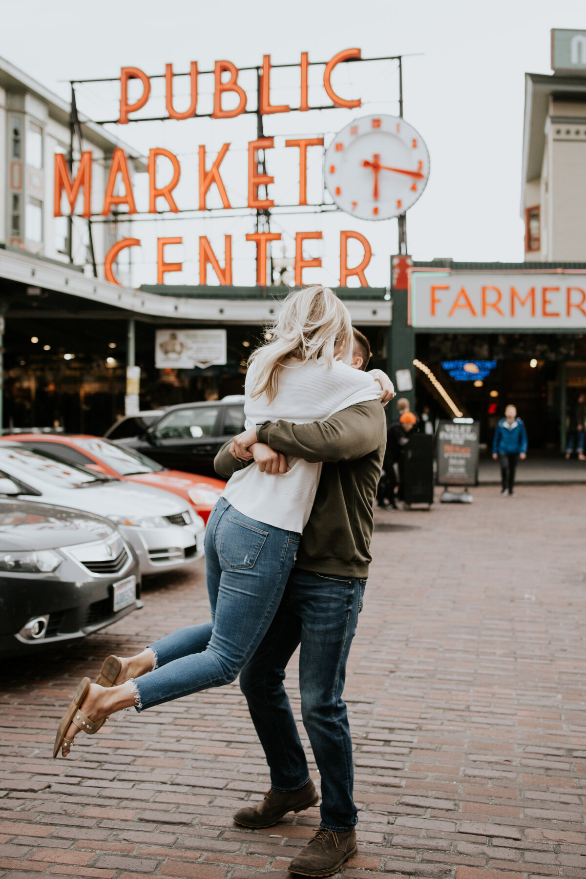 Elyse&SamSeattleEngagementSession-44