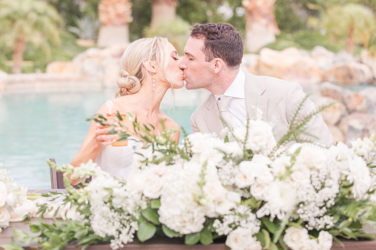 The Estate at Via Las Palmas Palm Springs Light and airy spring wedding southern california wedding venue luxury photography-273