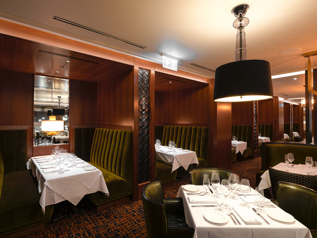 Hys-Restaurants-diningroom-Brumar