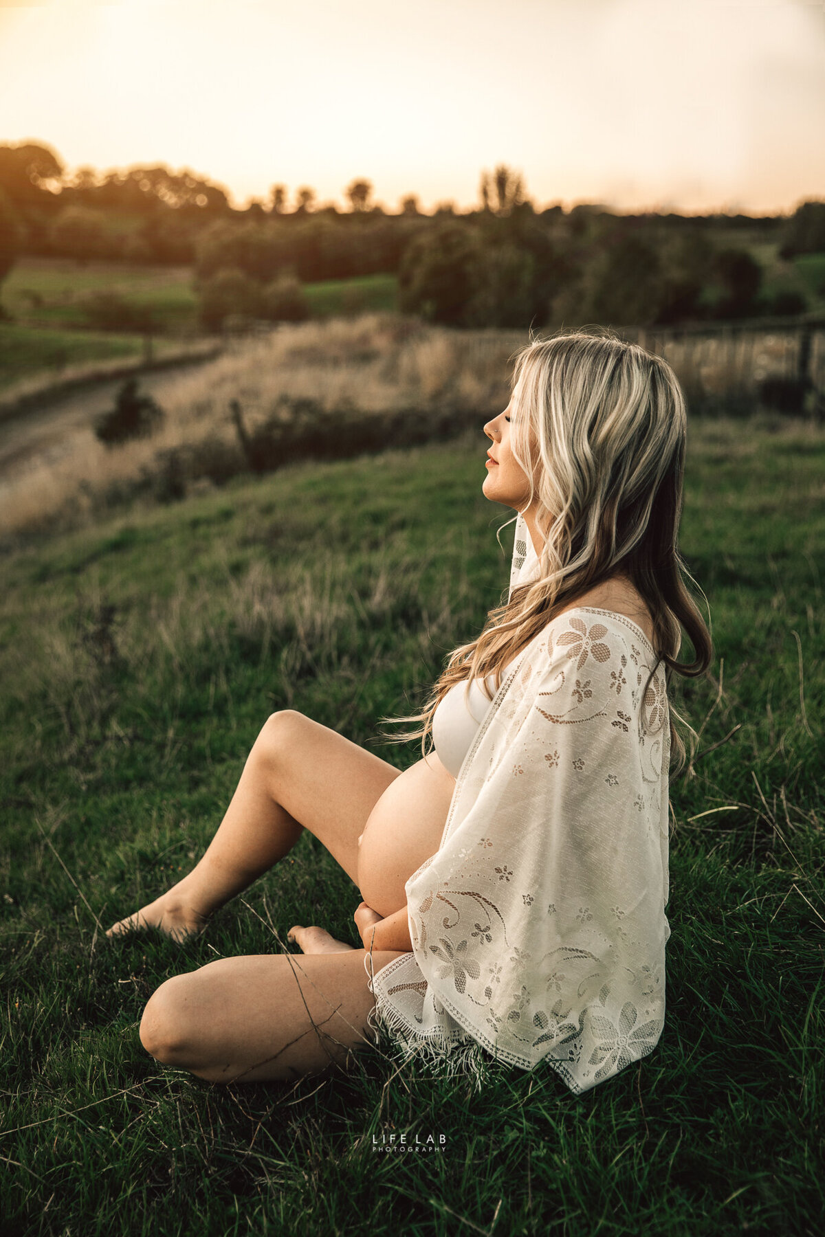 Maternity outdoor images--3